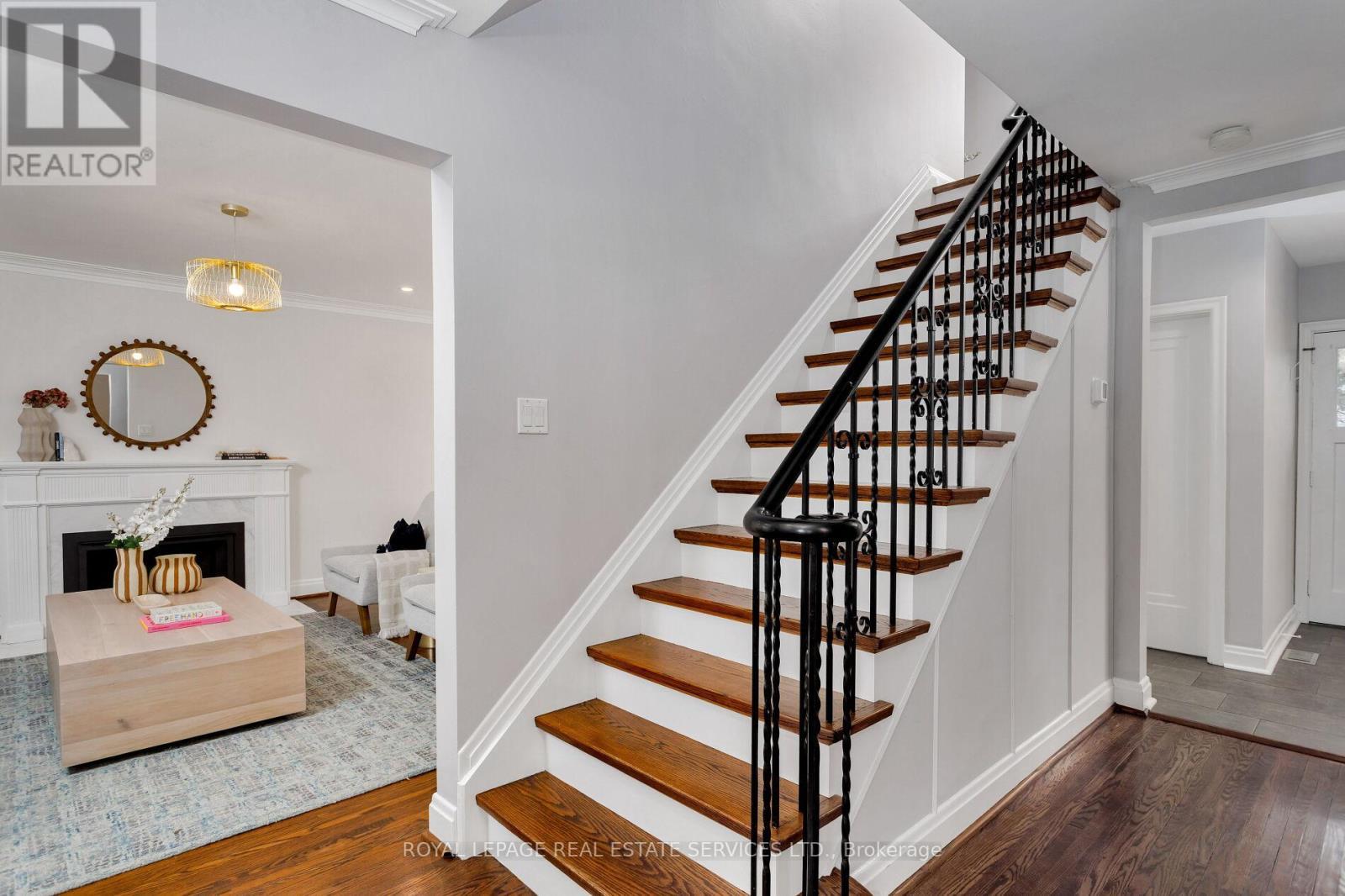 












246 BERRY ROAD

,
Toronto,




Ontario
M8Y1X9

