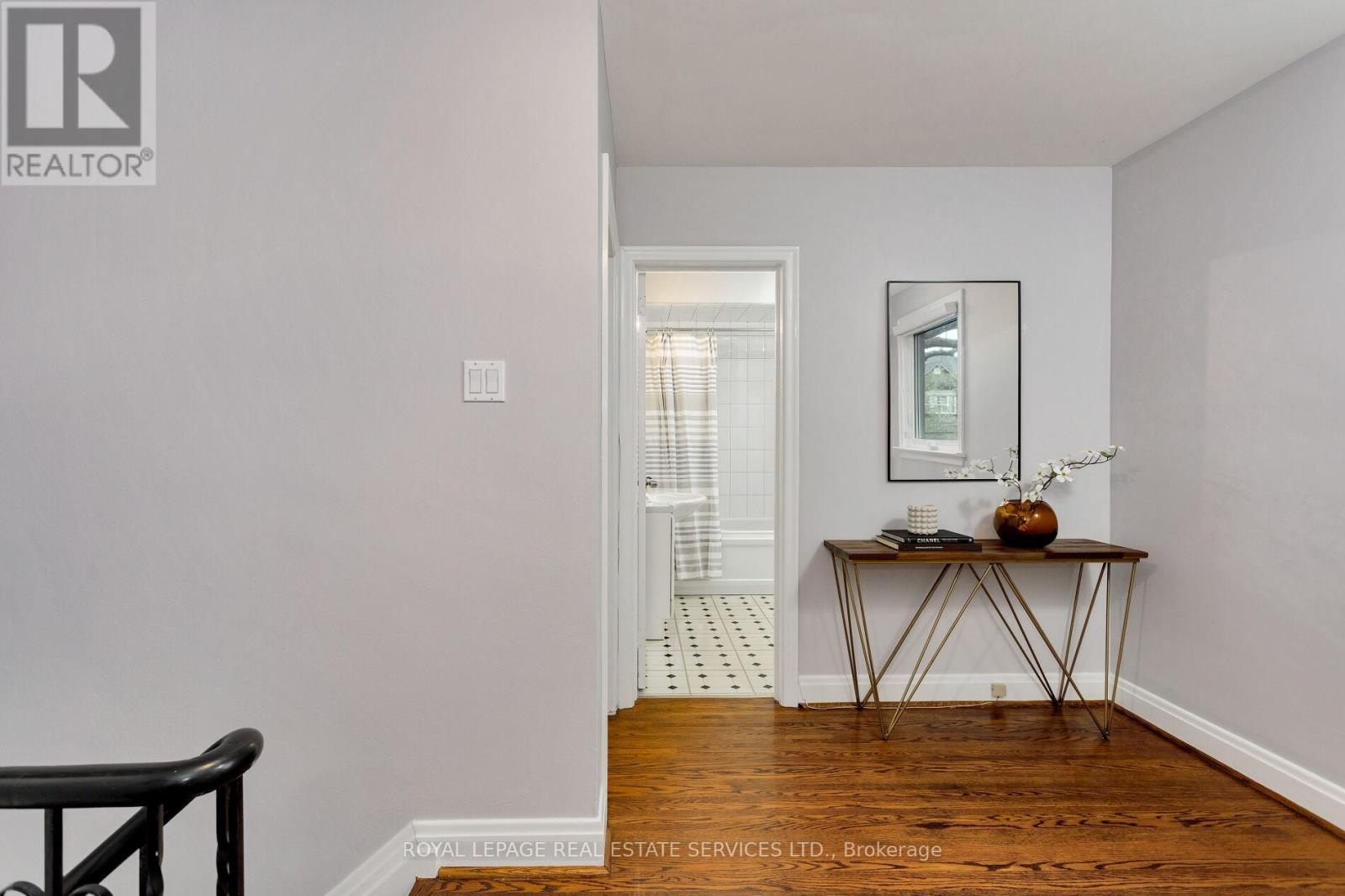 












246 BERRY ROAD

,
Toronto,




Ontario
M8Y1X9

