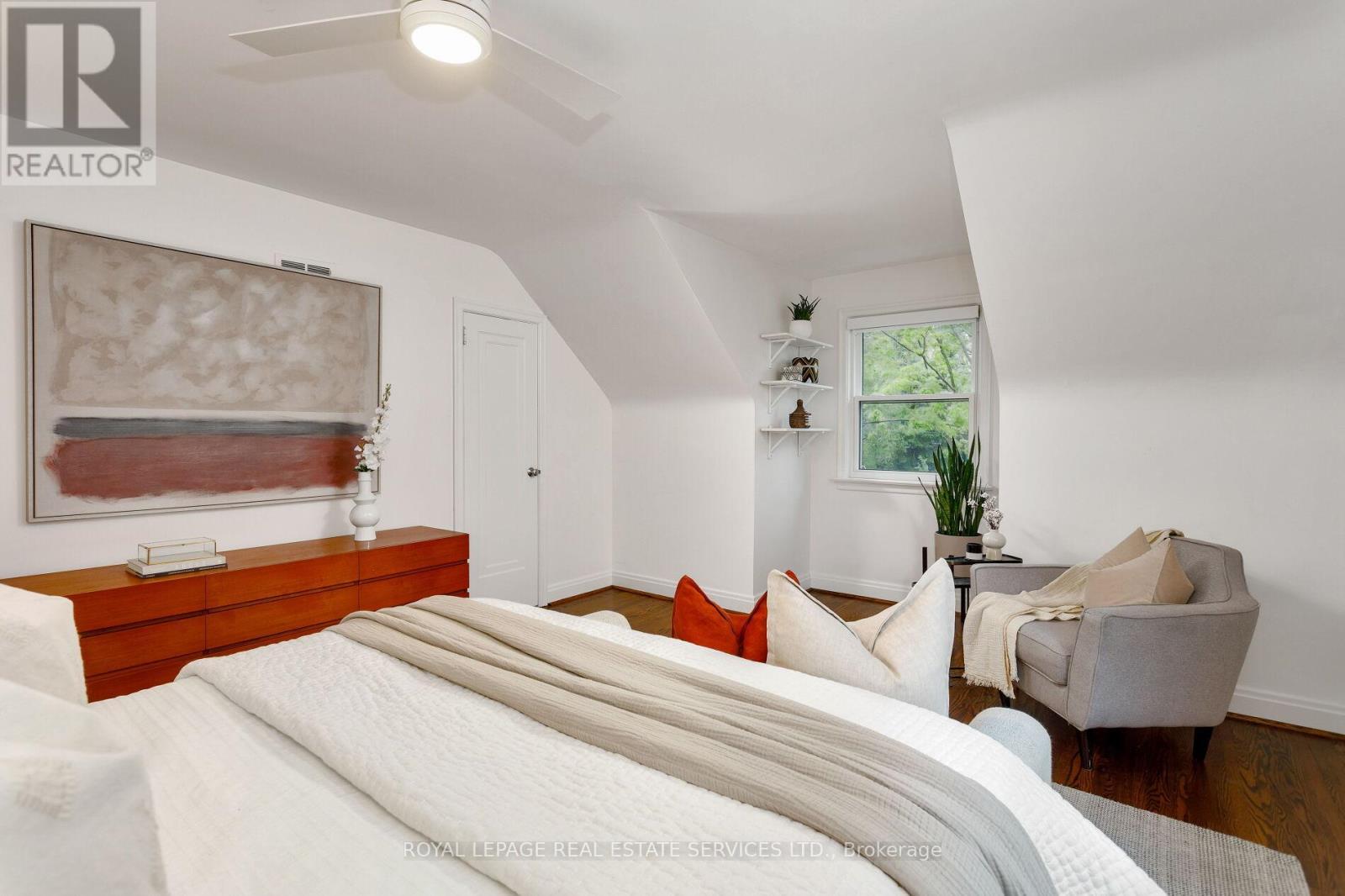 












246 BERRY ROAD

,
Toronto,




Ontario
M8Y1X9

