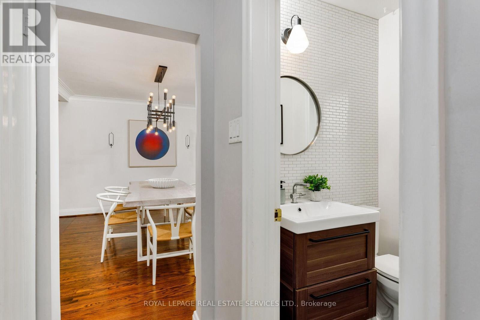 












246 BERRY ROAD

,
Toronto,




Ontario
M8Y1X9

