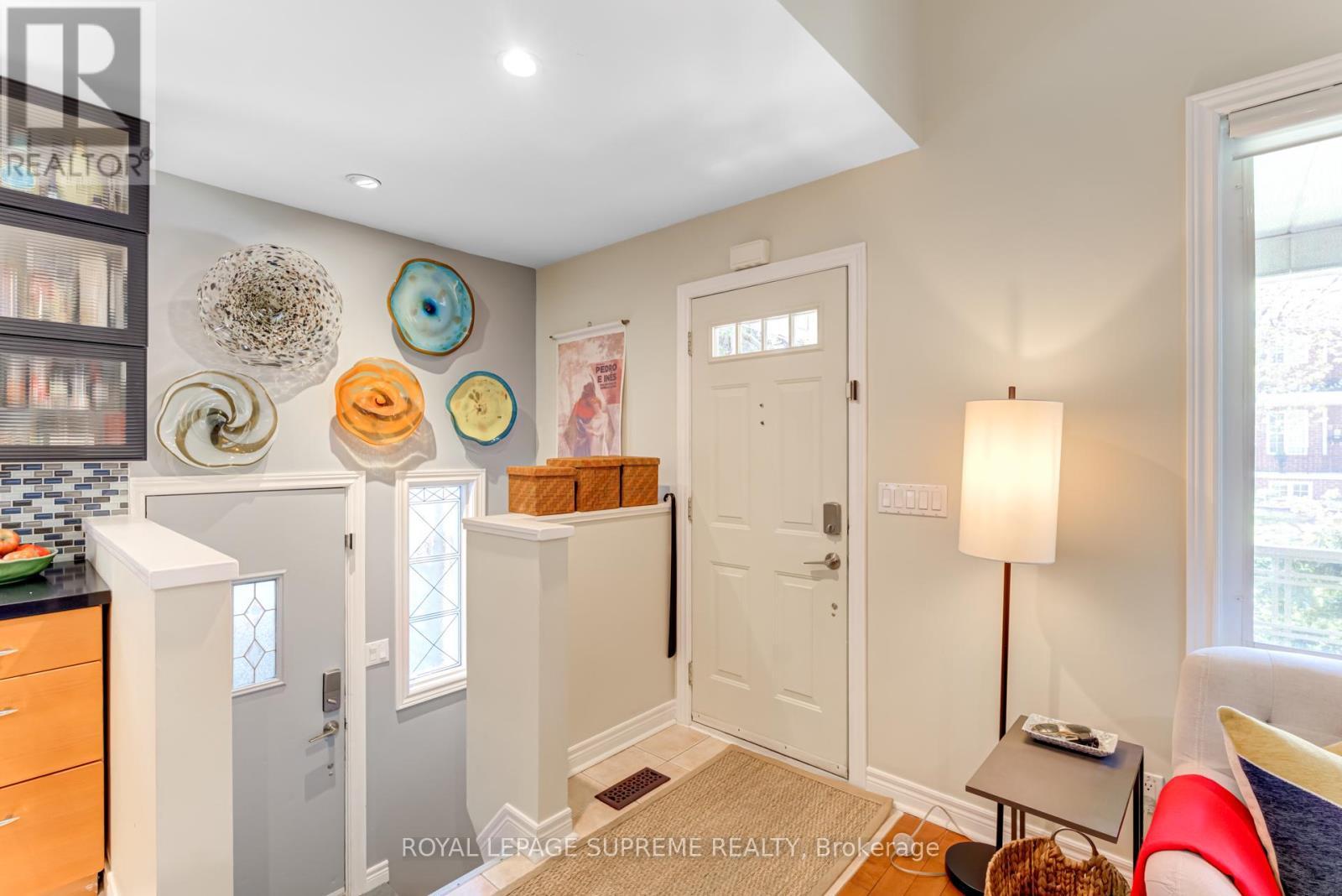 












901 ST CLARENS AVENUE

,
Toronto,




Ontario
M6H3X5


