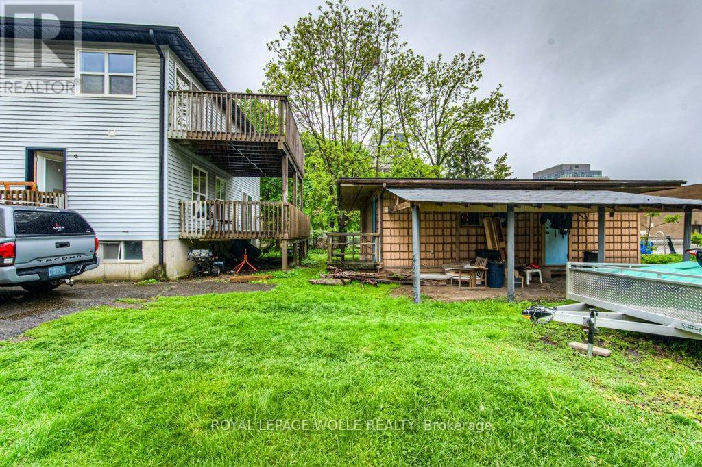 












28 ALLEN STREET E

,
Waterloo,




Ontario
N2J1H9


