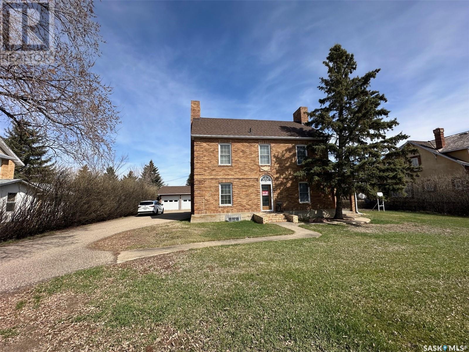 












107 1st AVENUE W

,
Gravelbourg,




Saskatchewan
S0H1X0

