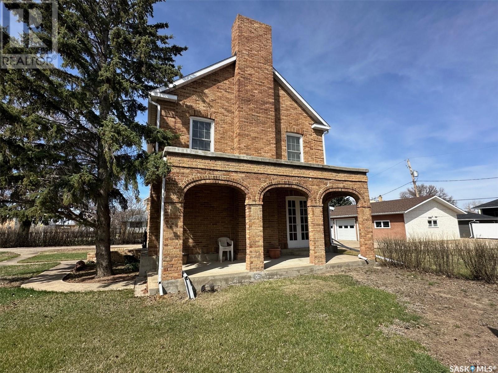 












107 1st AVENUE W

,
Gravelbourg,




Saskatchewan
S0H1X0

