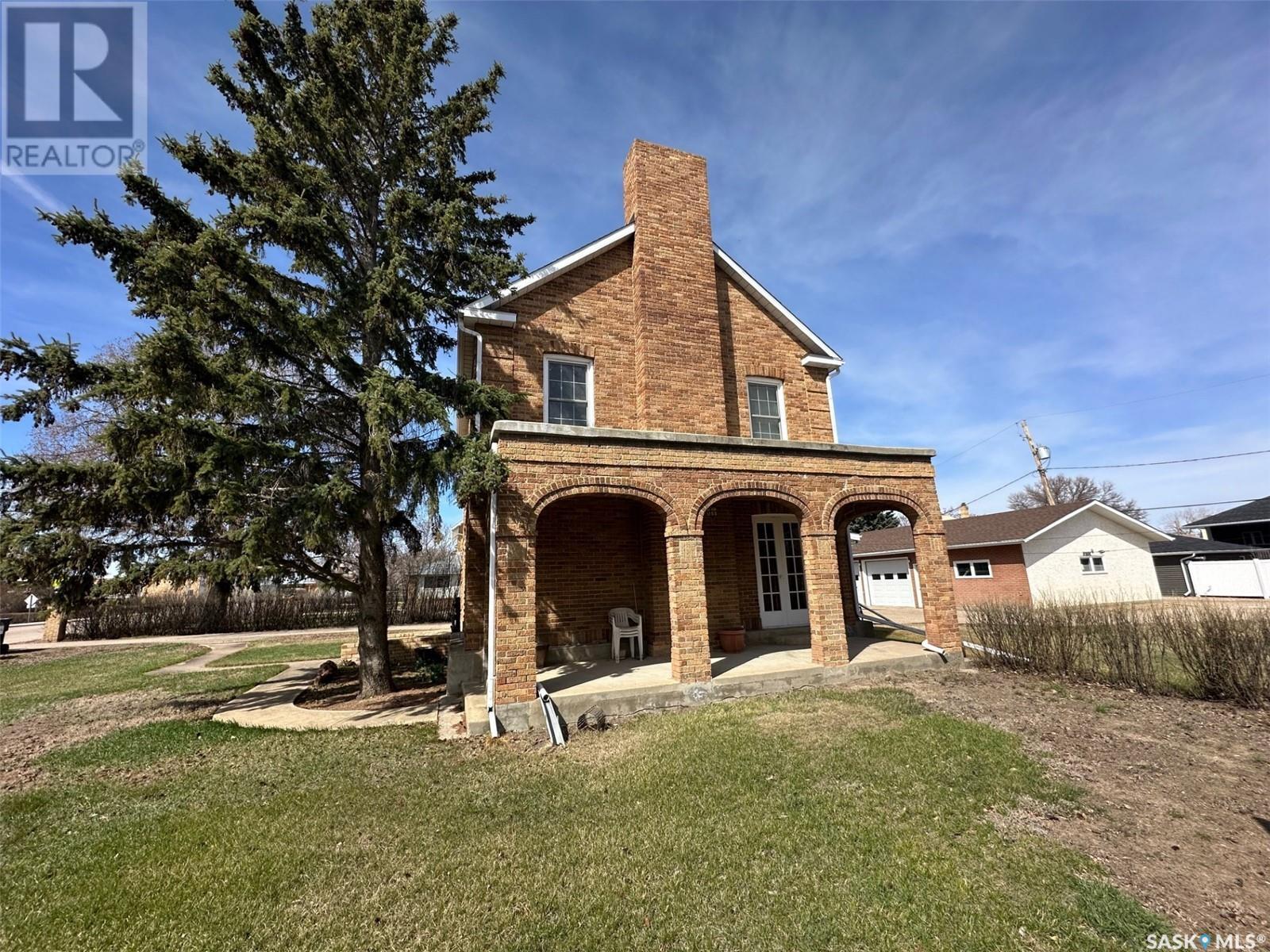 












107 1st AVENUE W

,
Gravelbourg,




Saskatchewan
S0H1X0

