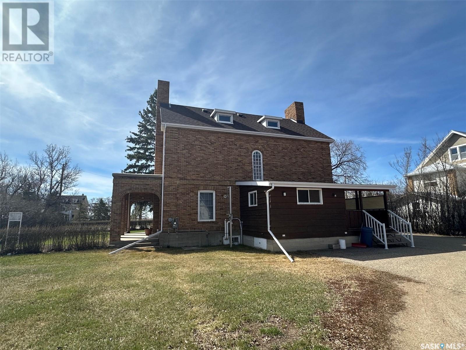 












107 1st AVENUE W

,
Gravelbourg,




Saskatchewan
S0H1X0

