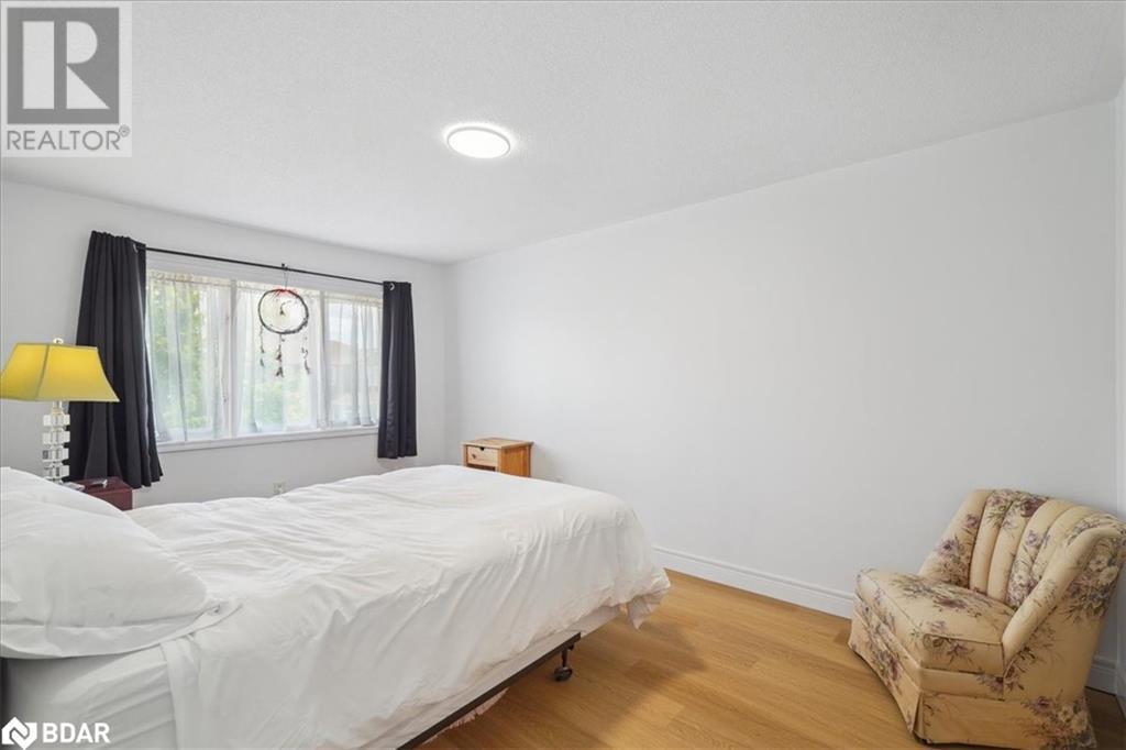 












2380 PATHFINDER Drive

,
Burlington,




Ontario
L7L6N8

