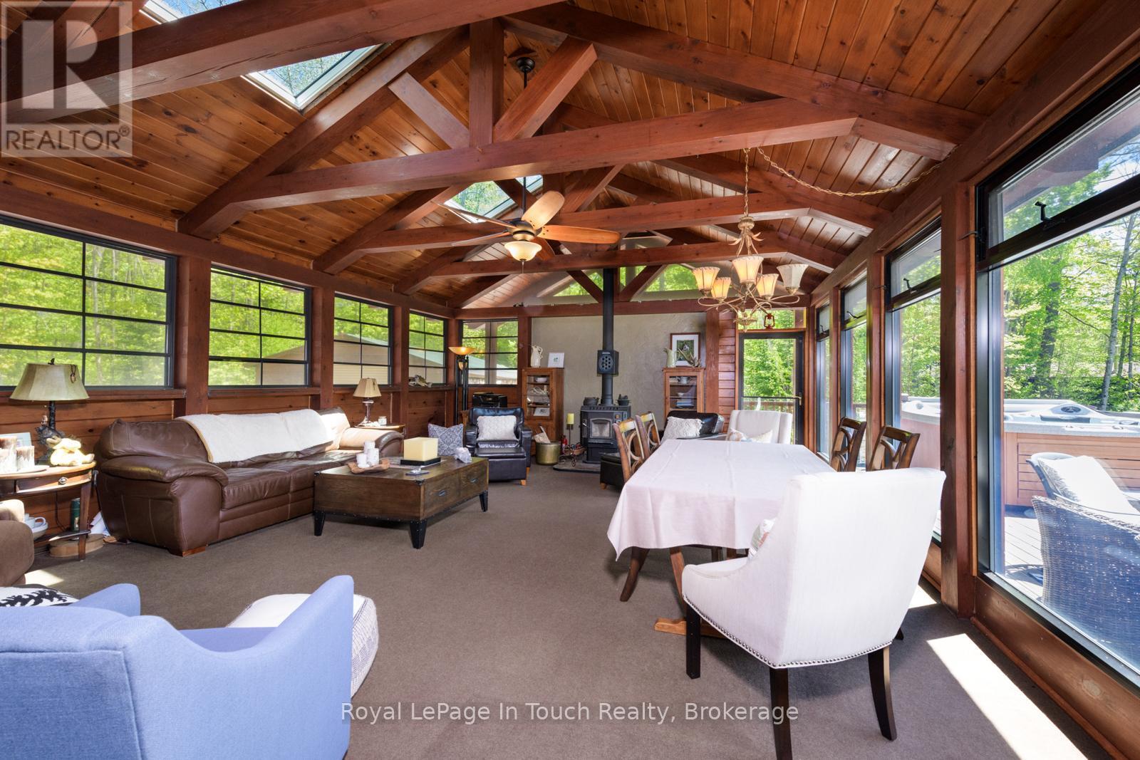 












2804 JANES LANE

,
Severn (Coldwater),




Ontario
L0K1E0

