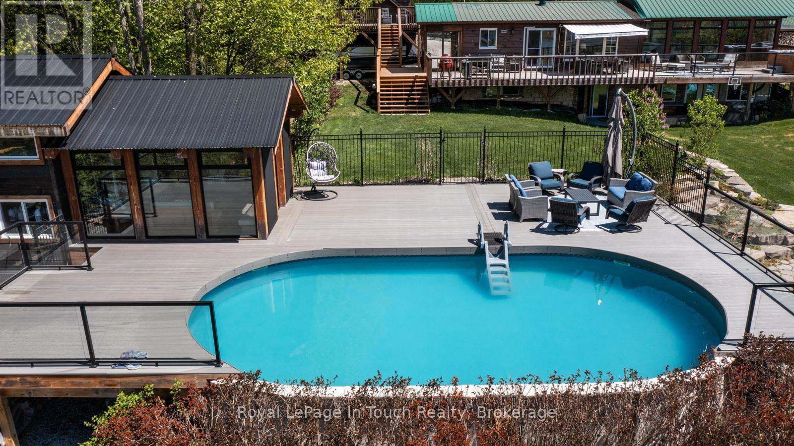 












2804 JANES LANE

,
Severn (Coldwater),




Ontario
L0K1E0

