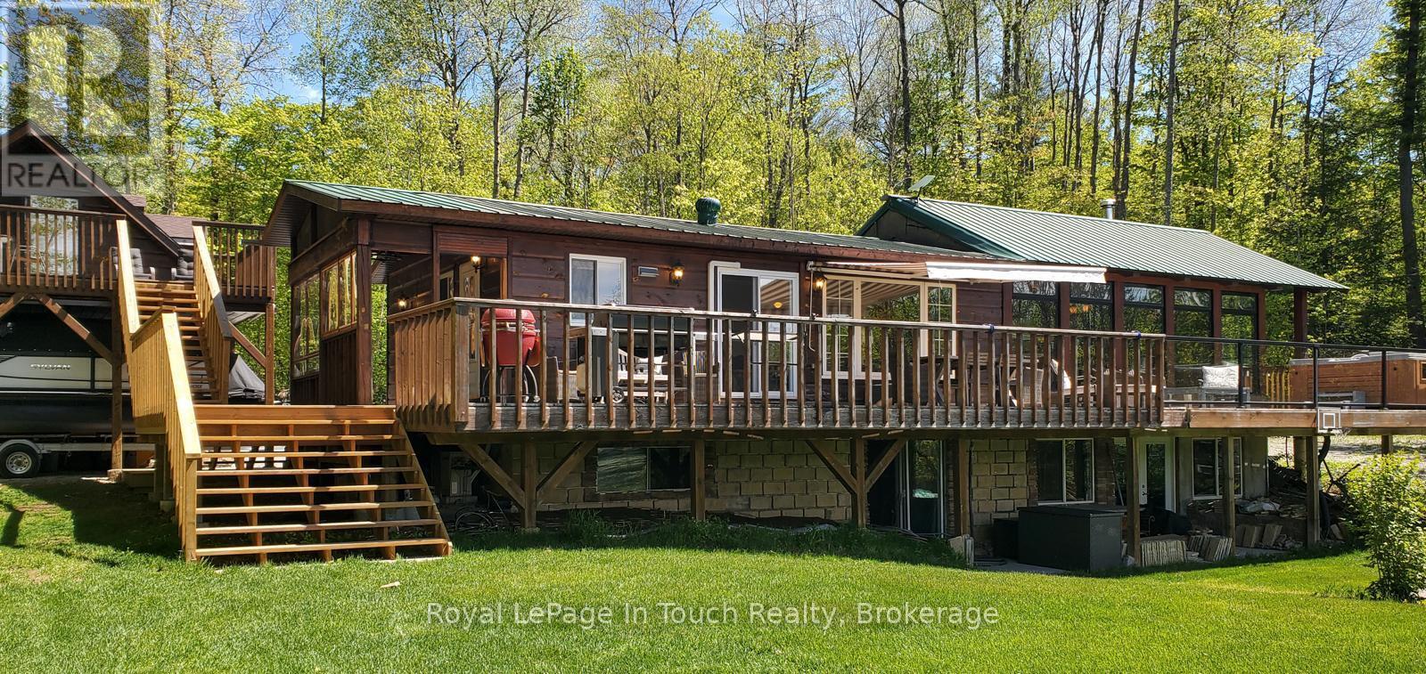 












2804 JANES LANE

,
Severn (Coldwater),




Ontario
L0K1E0

