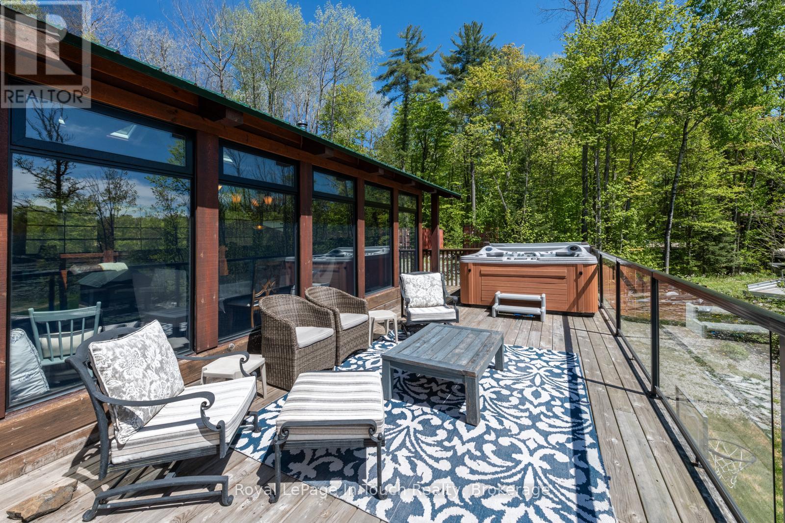 












2804 JANES LANE

,
Severn (Coldwater),




Ontario
L0K1E0

