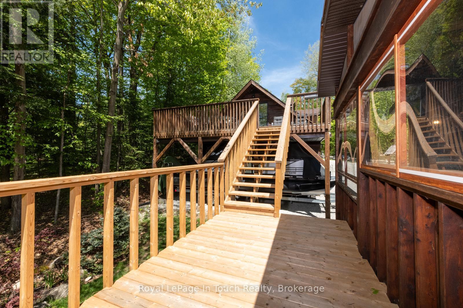 












2804 JANES LANE

,
Severn (Coldwater),




Ontario
L0K1E0

