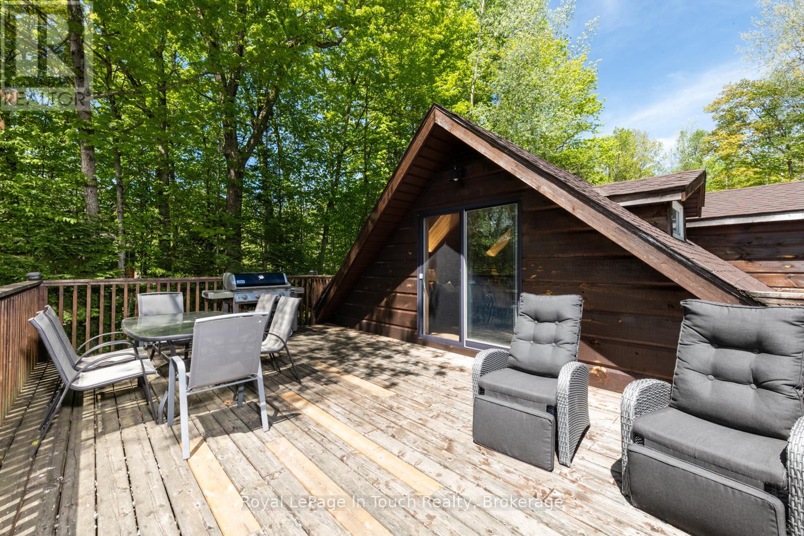 












2804 JANES LANE

,
Severn (Coldwater),




Ontario
L0K1E0

