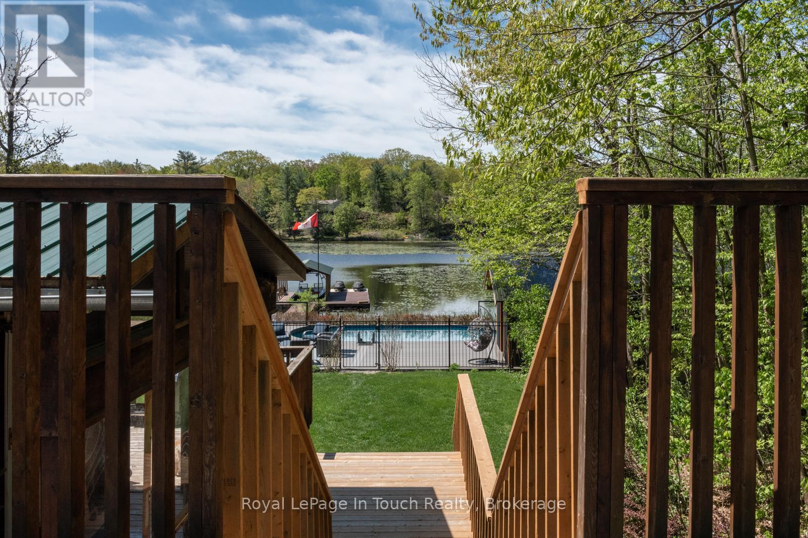 












2804 JANES LANE

,
Severn (Coldwater),




Ontario
L0K1E0


