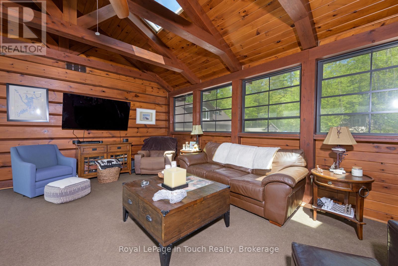 












2804 JANES LANE

,
Severn (Coldwater),




Ontario
L0K1E0

