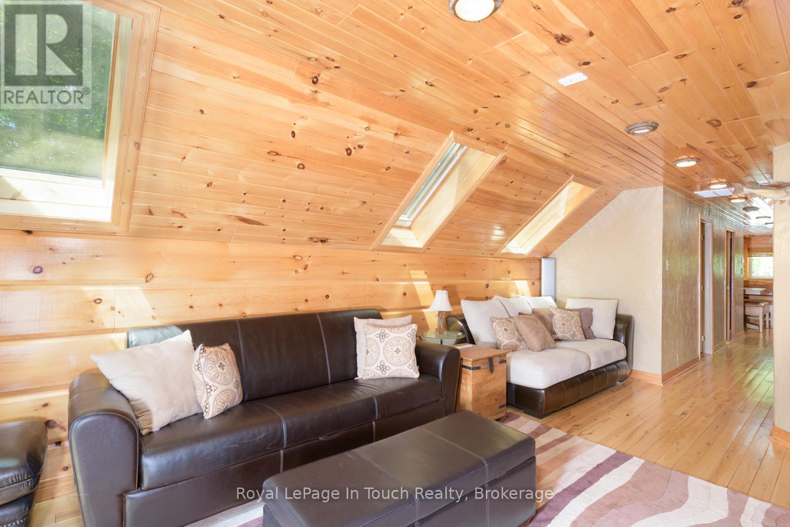 












2804 JANES LANE

,
Severn (Coldwater),




Ontario
L0K1E0

