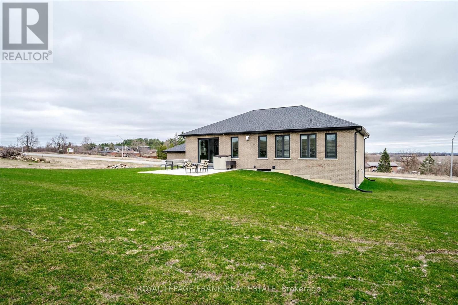 












1942 DAVENPORT ROAD

,
Cavan Monaghan (Cavan Twp),




Ontario
L0A1C0

