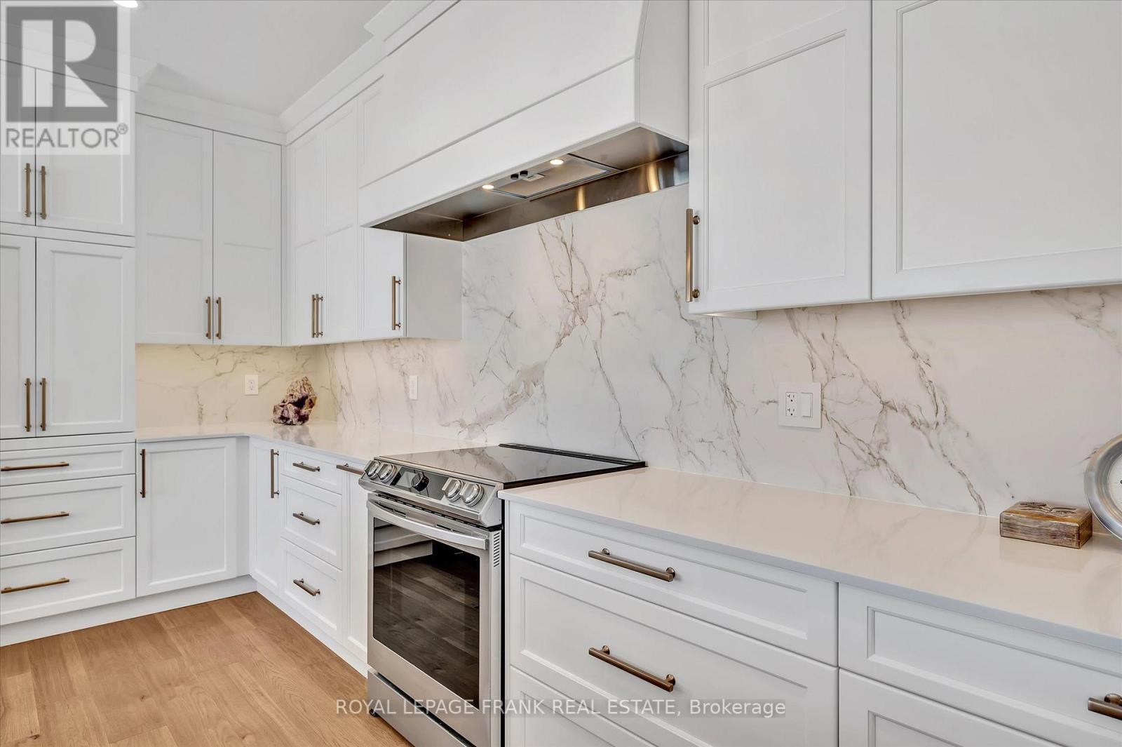 












1942 DAVENPORT ROAD

,
Cavan Monaghan (Cavan Twp),




Ontario
L0A1C0

