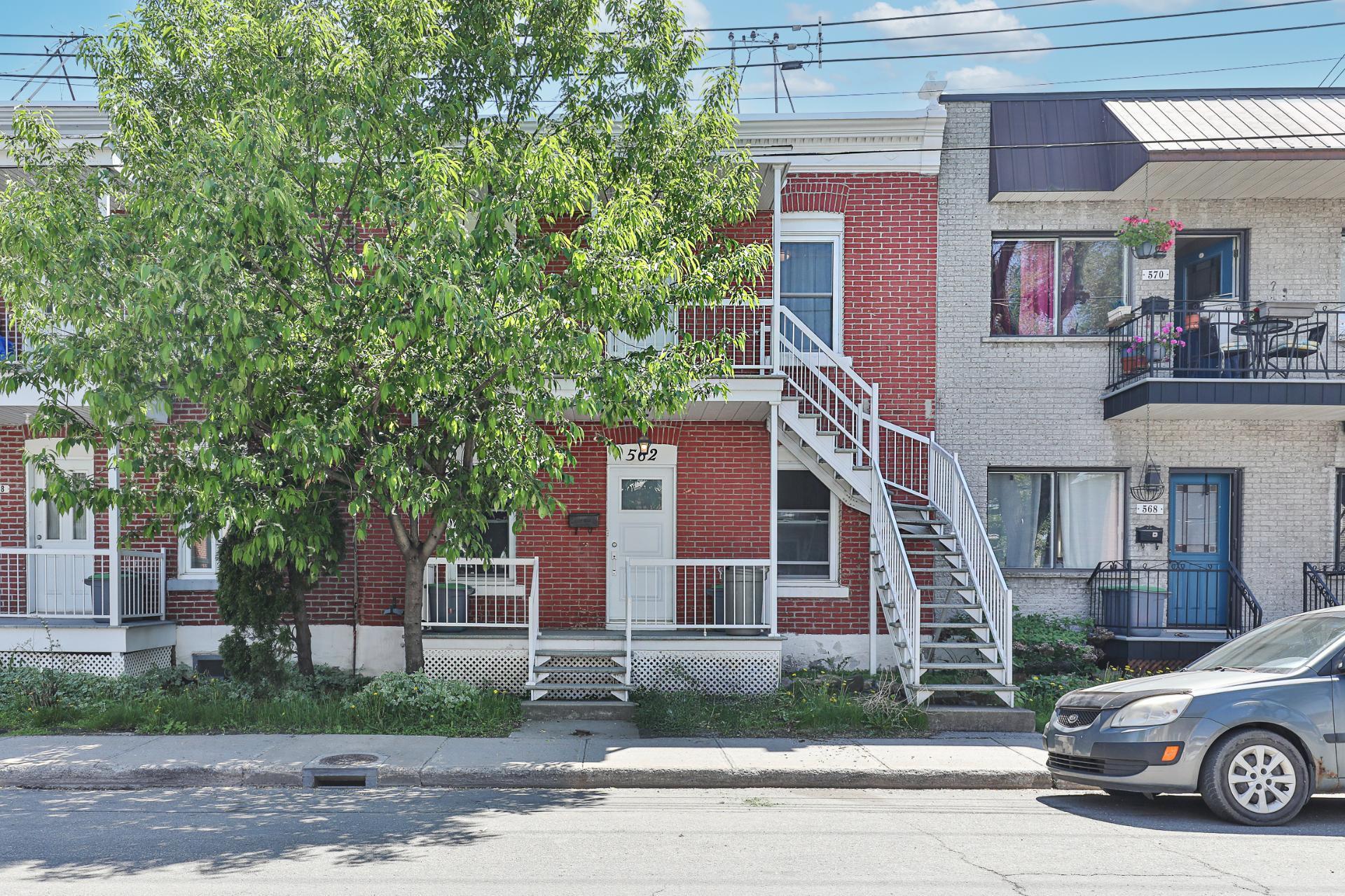 









562

 - 564


Av. Meese

,
Montréal (Mercier/Hochelaga-Maisonneuve),




QC
H1L4G7

