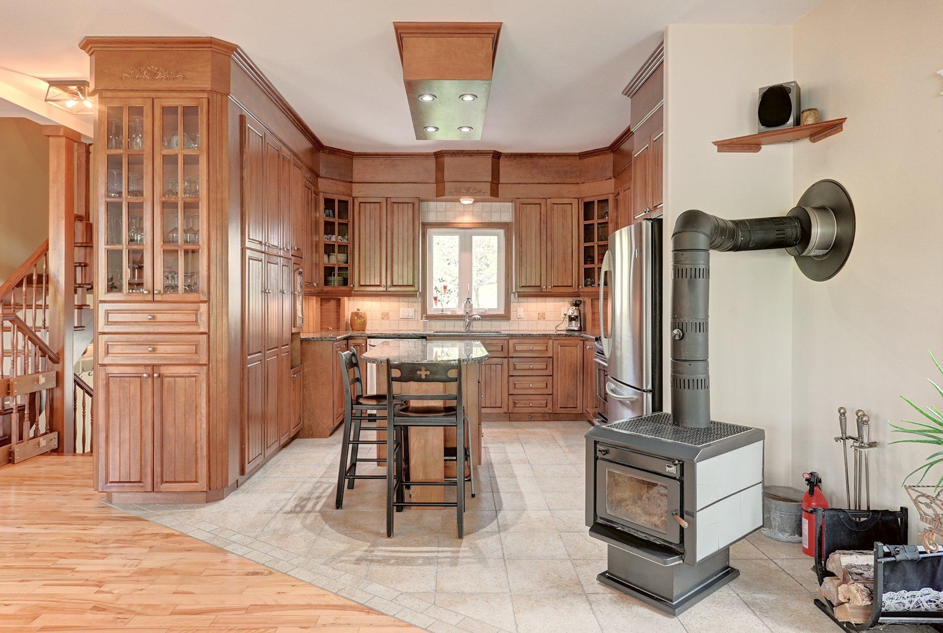 









75


Rue des Tulipes

,
Saint-Denis-de-Brompton,




QC
J0B2P0

