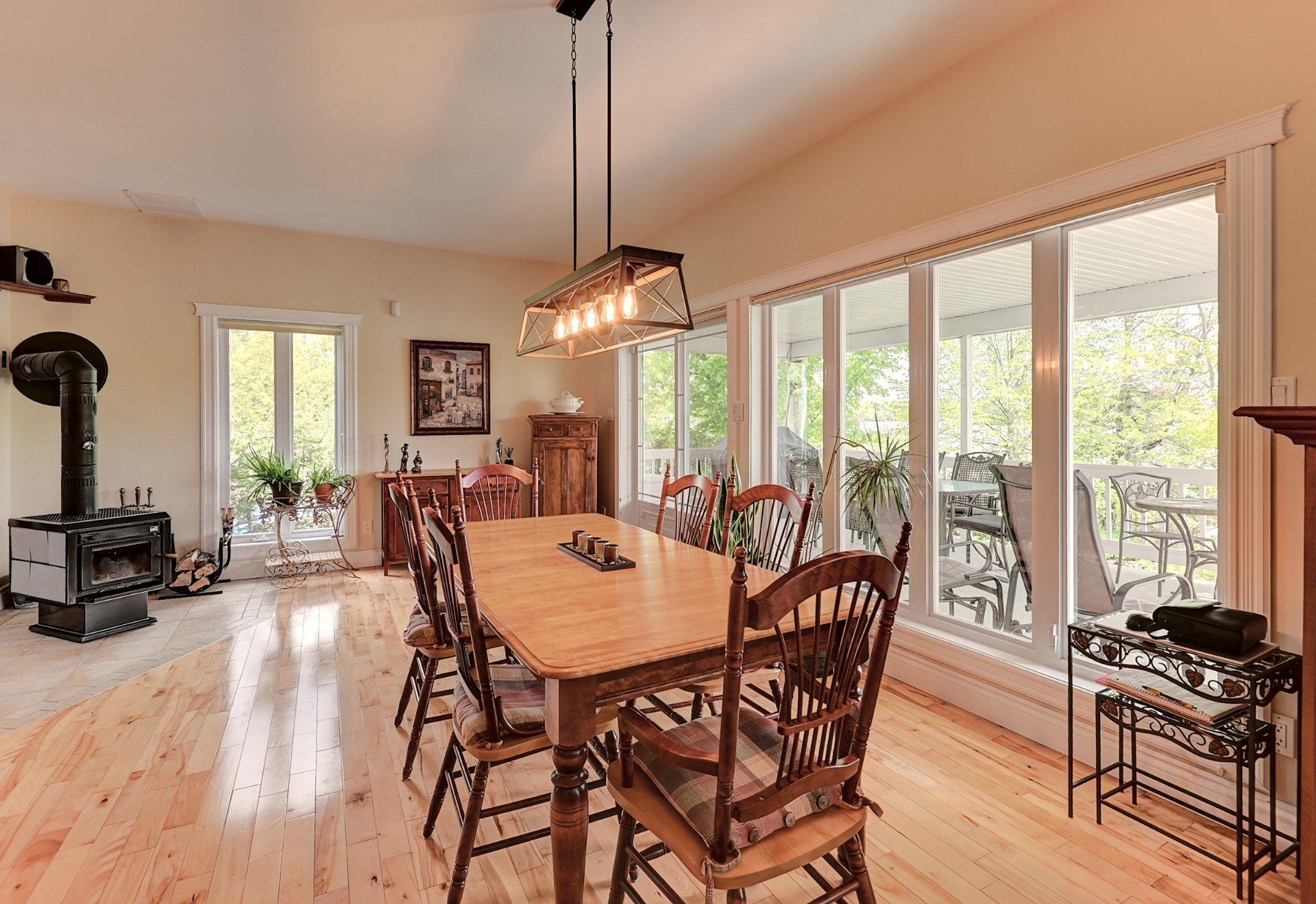 









75


Rue des Tulipes

,
Saint-Denis-de-Brompton,




QC
J0B2P0

