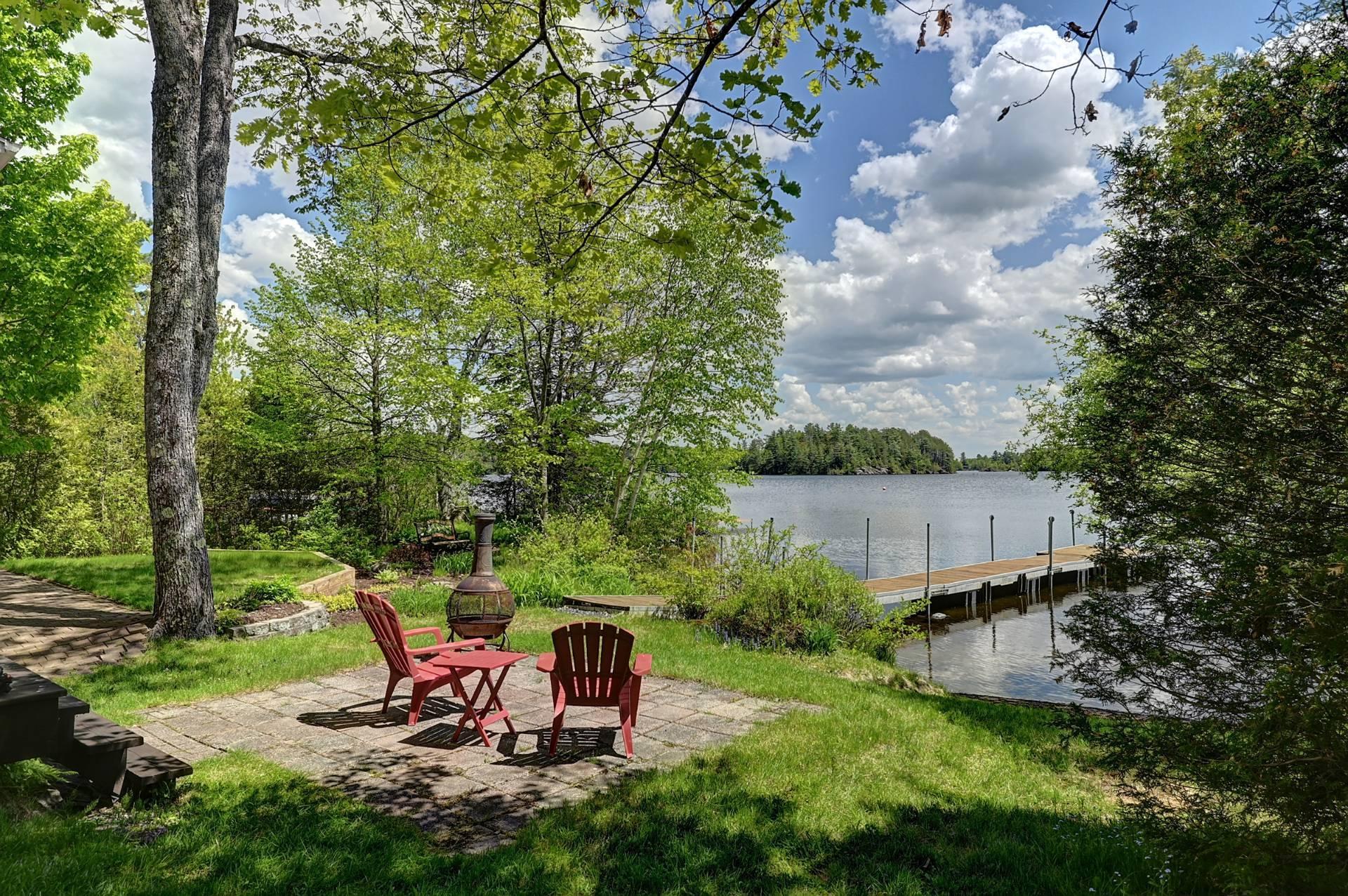 









75


Rue des Tulipes

,
Saint-Denis-de-Brompton,




QC
J0B2P0

