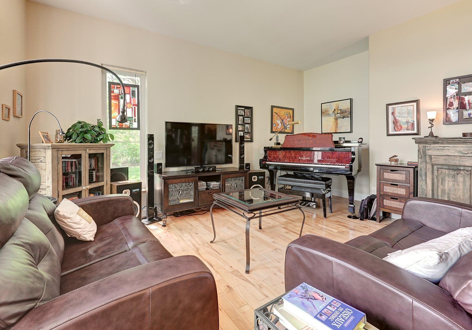 









75


Rue des Tulipes

,
Saint-Denis-de-Brompton,




QC
J0B2P0

