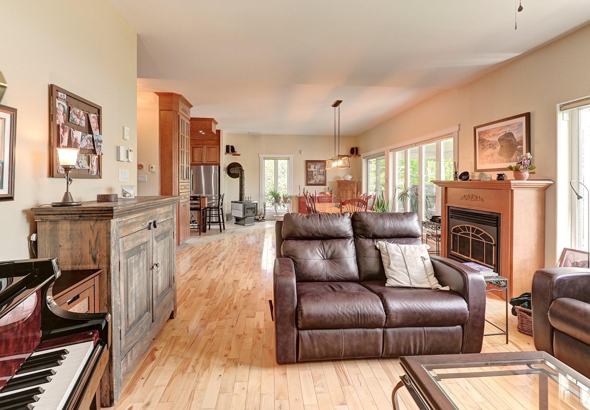 









75


Rue des Tulipes

,
Saint-Denis-de-Brompton,




QC
J0B2P0

