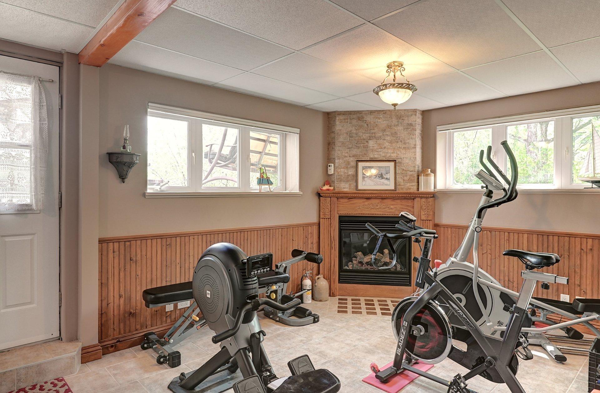 









75


Rue des Tulipes

,
Saint-Denis-de-Brompton,




QC
J0B2P0

