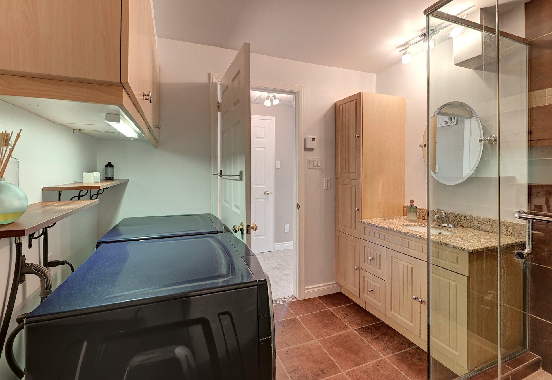 









75


Rue des Tulipes

,
Saint-Denis-de-Brompton,




QC
J0B2P0

