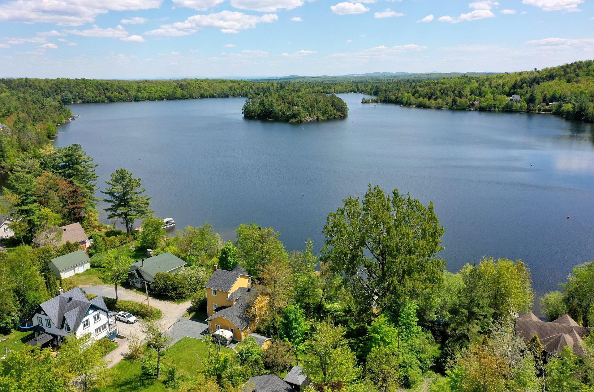 









75


Rue des Tulipes

,
Saint-Denis-de-Brompton,




QC
J0B2P0


