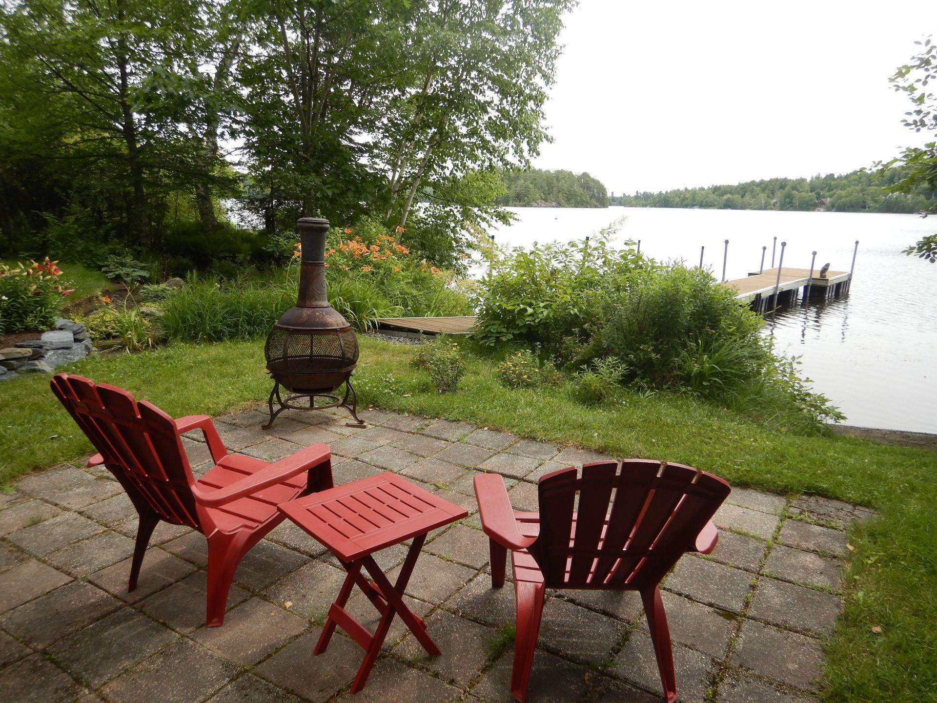 









75


Rue des Tulipes

,
Saint-Denis-de-Brompton,




QC
J0B2P0

