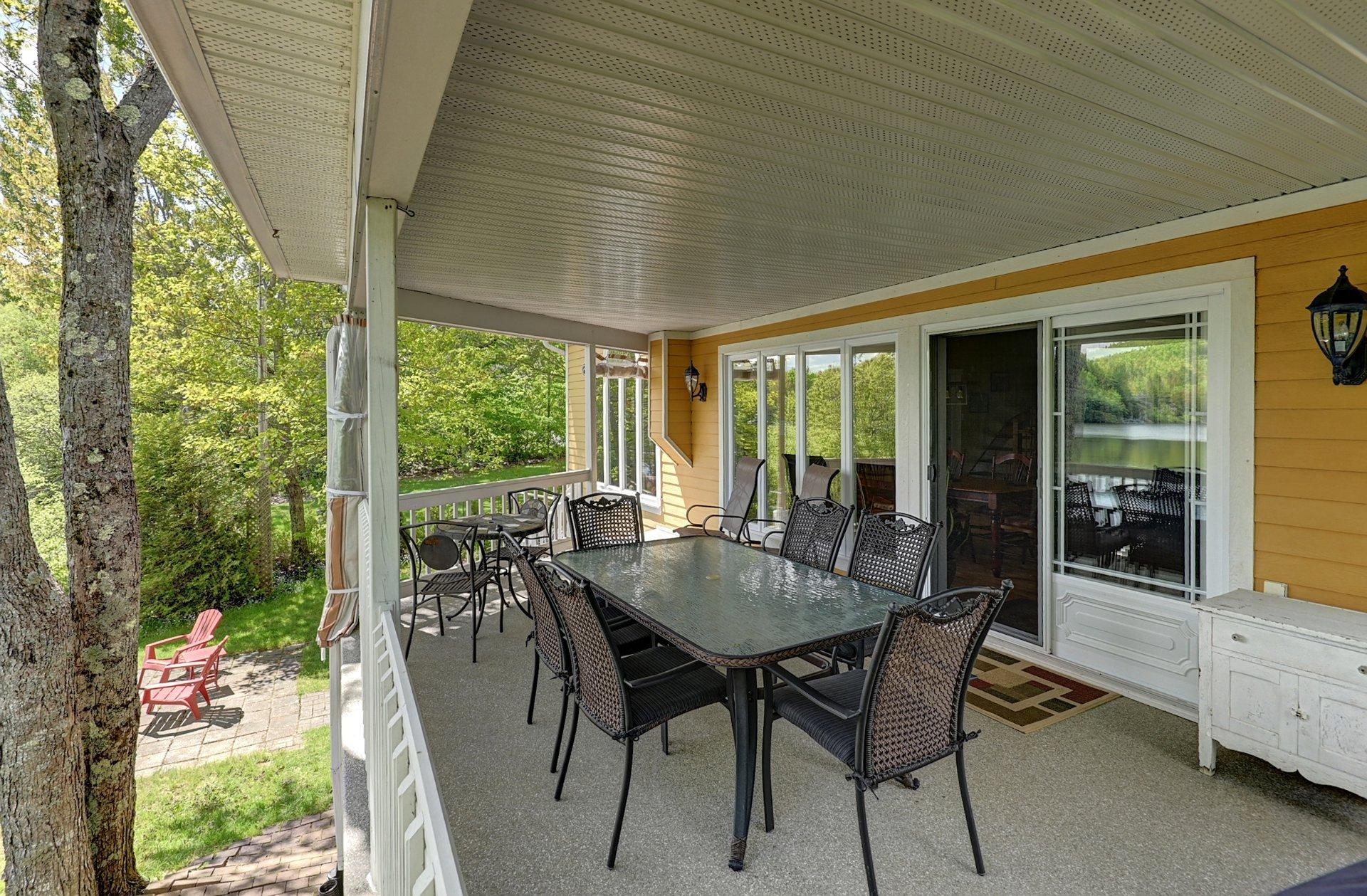 









75


Rue des Tulipes

,
Saint-Denis-de-Brompton,




QC
J0B2P0


