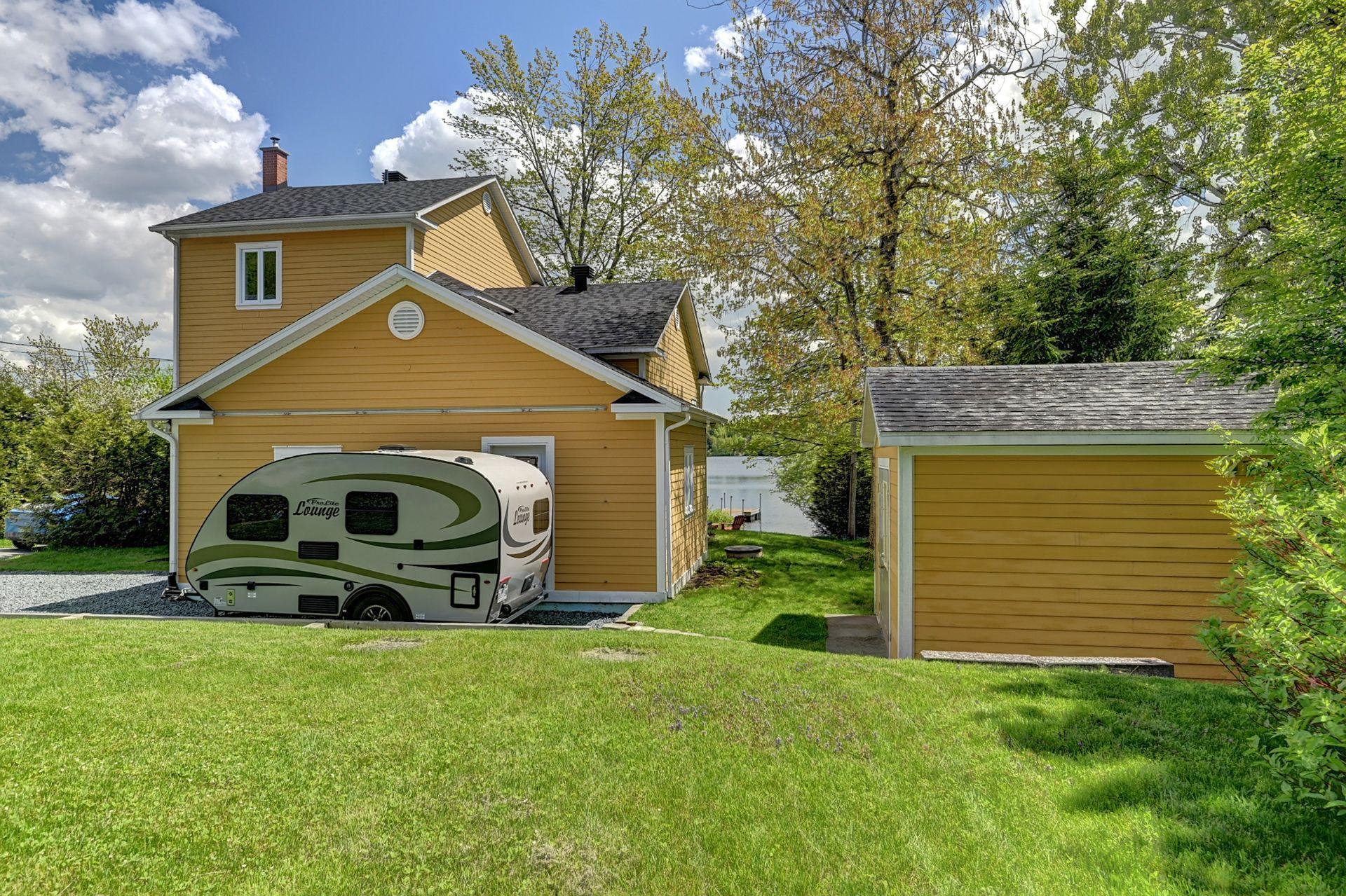 









75


Rue des Tulipes

,
Saint-Denis-de-Brompton,




QC
J0B2P0

