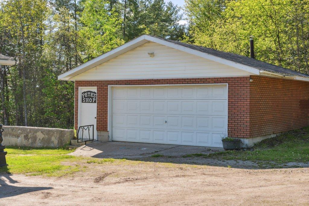 









1033


Ch. de la Culbute

,
L'Isle-aux-Allumettes,




QC
J0X1M0

