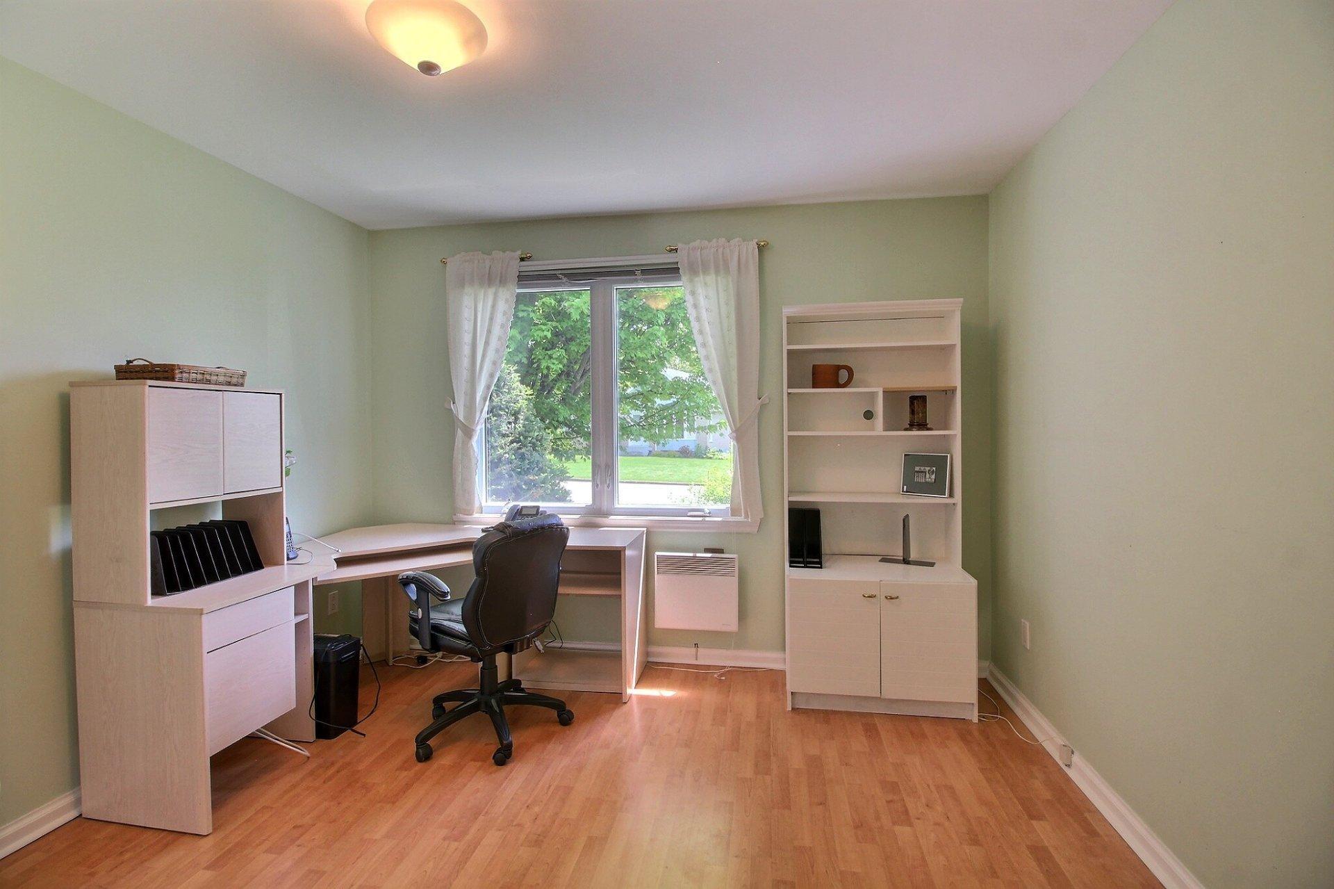 









850


Rue des Jacinthes

,
Sherbrooke (Fleurimont),




QC
J1E1J8

