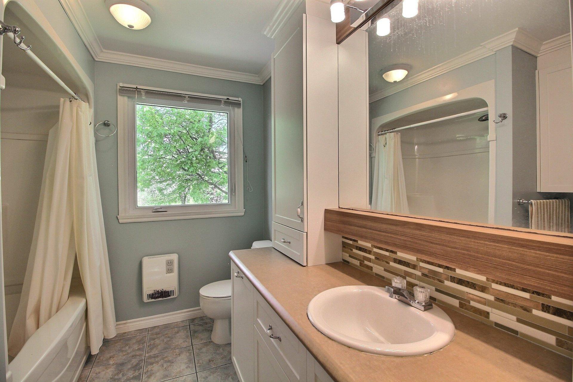 









850


Rue des Jacinthes

,
Sherbrooke (Fleurimont),




QC
J1E1J8


