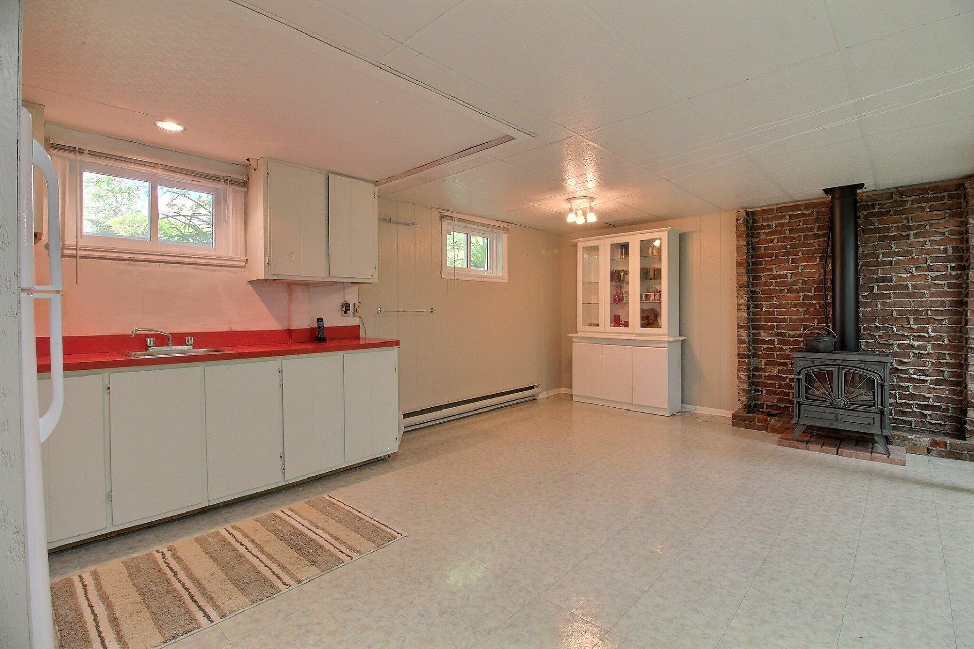









850


Rue des Jacinthes

,
Sherbrooke (Fleurimont),




QC
J1E1J8

