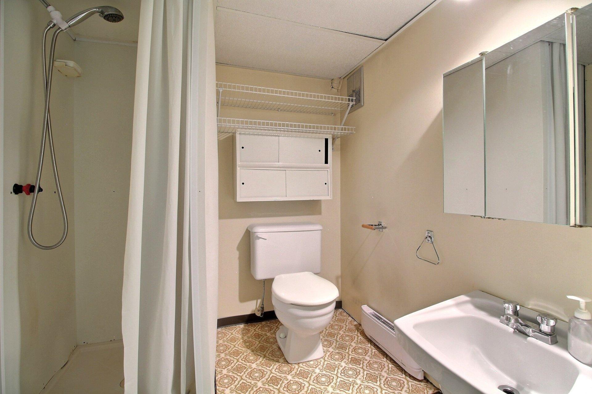 









850


Rue des Jacinthes

,
Sherbrooke (Fleurimont),




QC
J1E1J8

