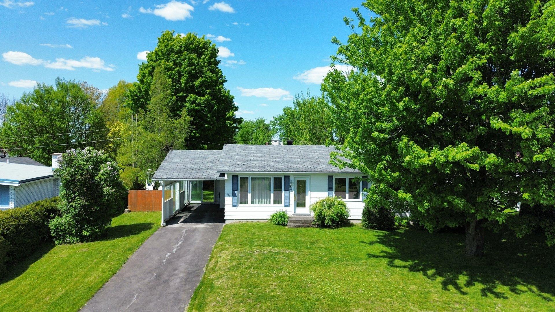 









850


Rue des Jacinthes

,
Sherbrooke (Fleurimont),




QC
J1E1J8

