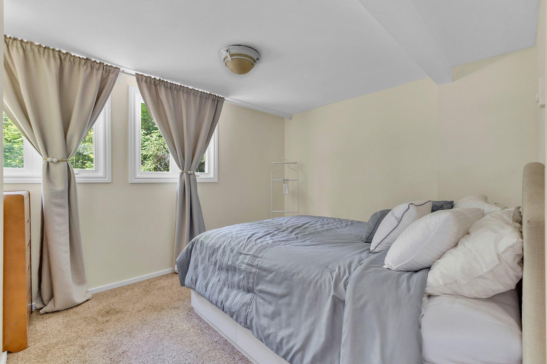









126


Ch. H.-Zurenski

,
Val-des-Monts,




QC
J8N5J2

