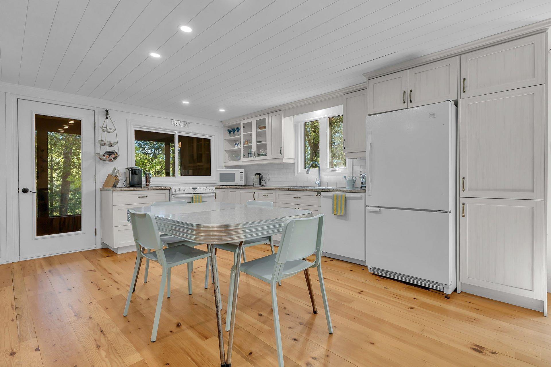 









126


Ch. H.-Zurenski

,
Val-des-Monts,




QC
J8N5J2

