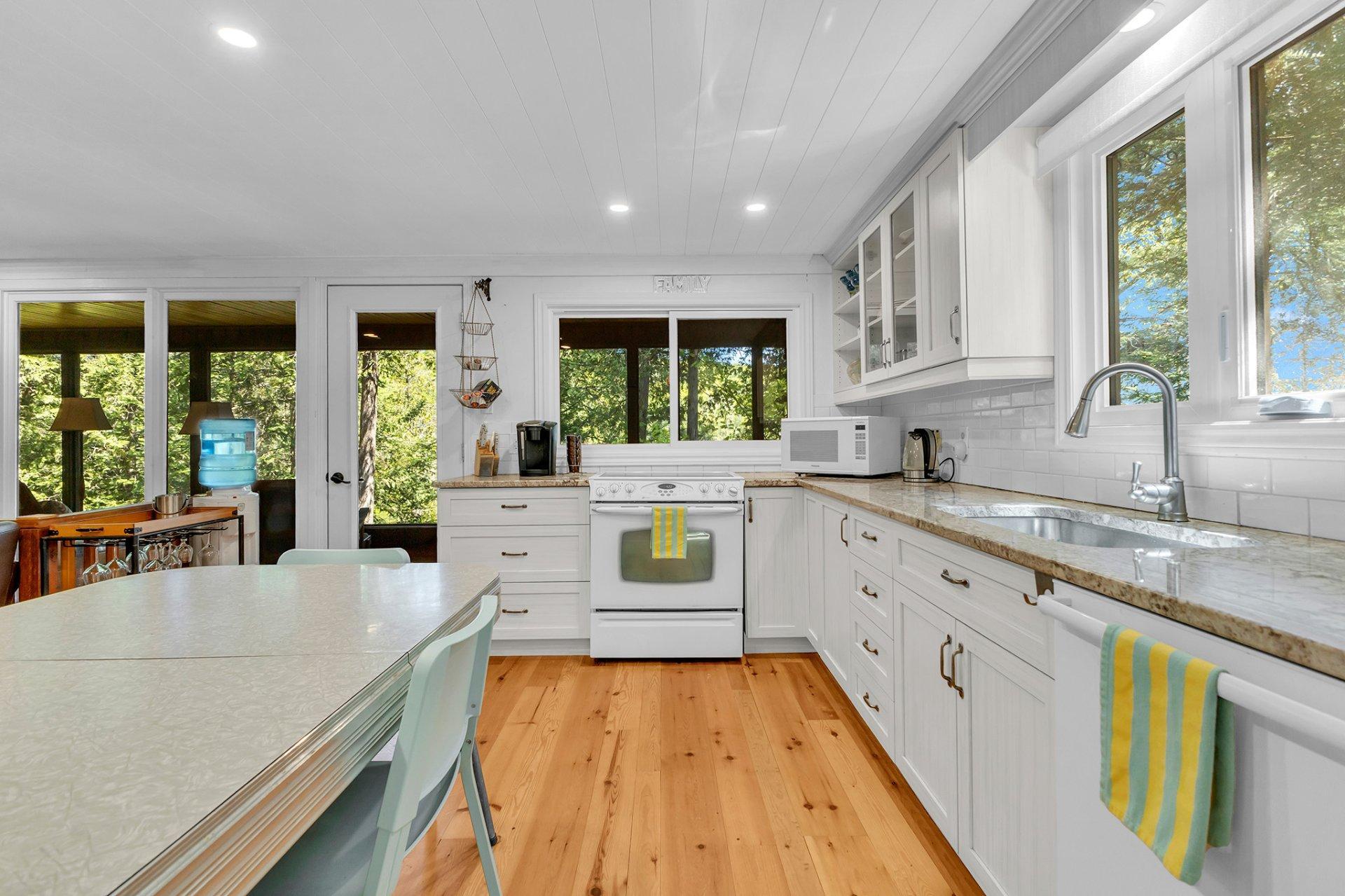 









126


Ch. H.-Zurenski

,
Val-des-Monts,




QC
J8N5J2

