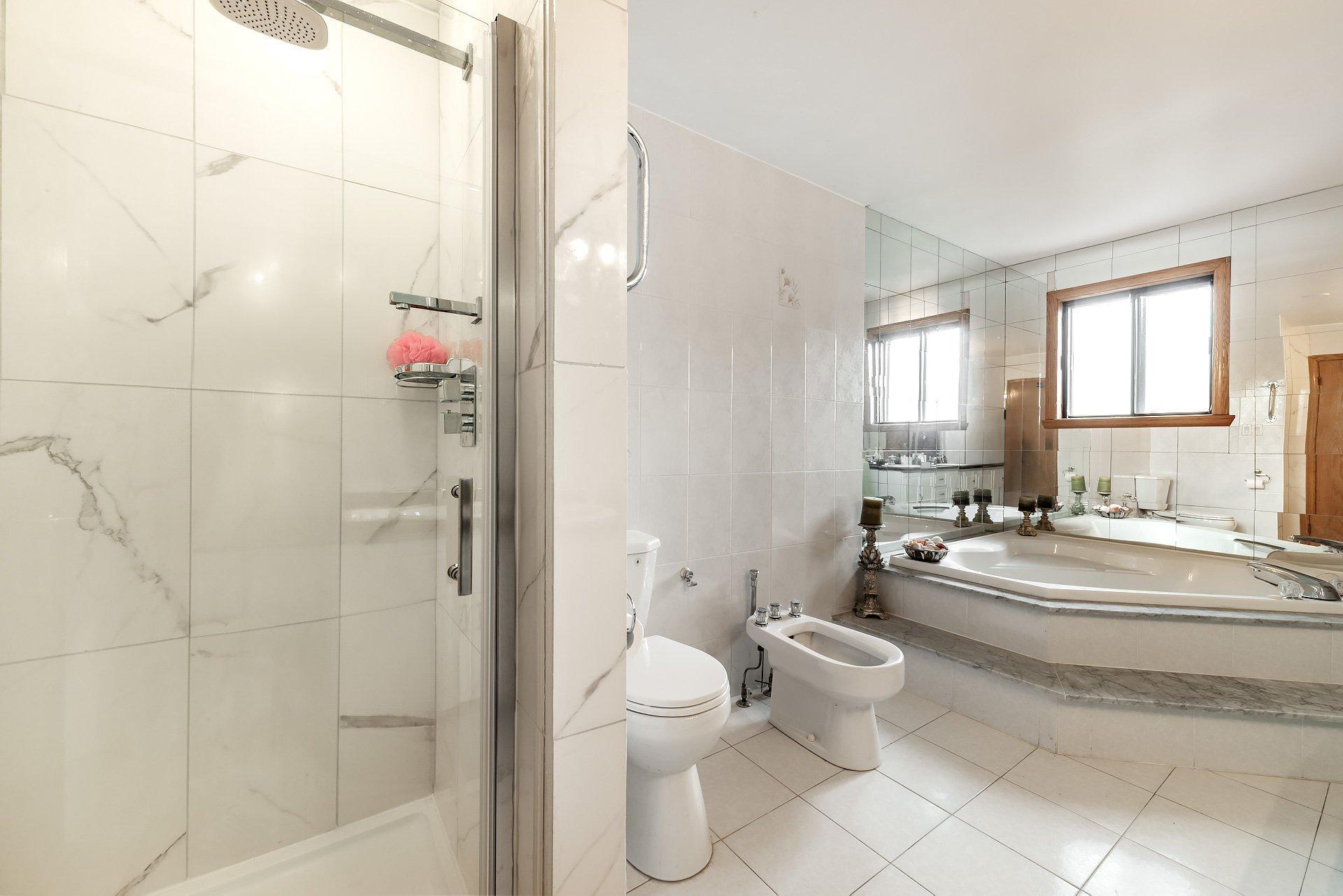 









263


Rue Montpellier

,
Dollard-des-Ormeaux,




QC
H9G3A7

