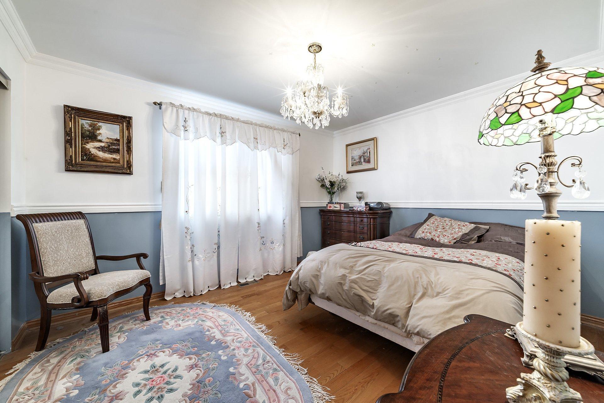 









263


Rue Montpellier

,
Dollard-des-Ormeaux,




QC
H9G3A7

