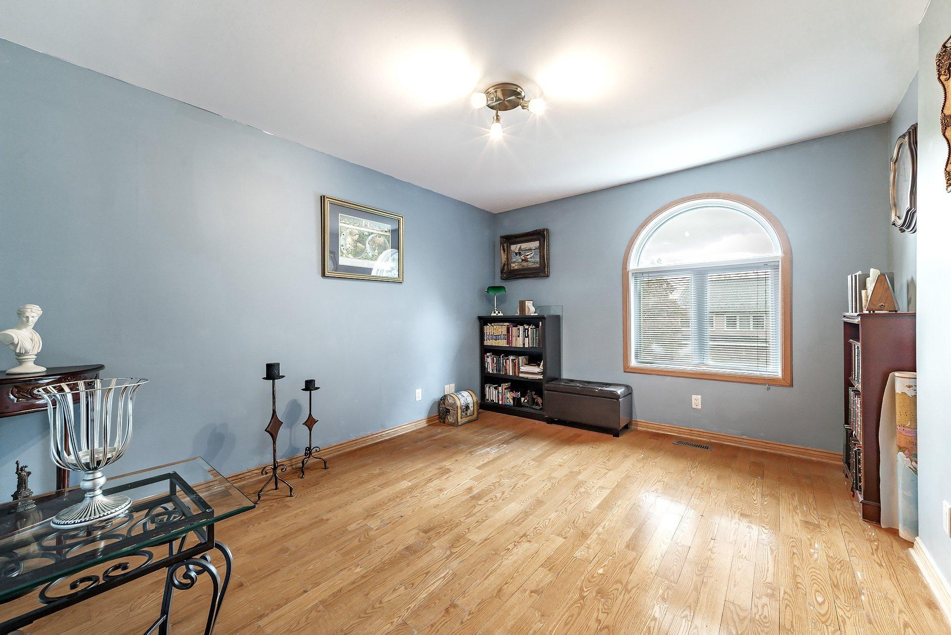 









263


Rue Montpellier

,
Dollard-des-Ormeaux,




QC
H9G3A7

