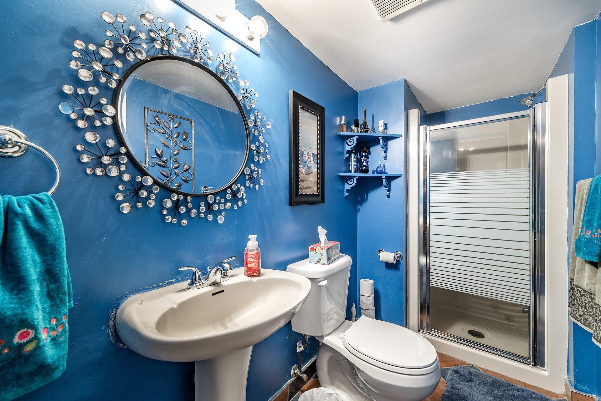 









263


Rue Montpellier

,
Dollard-des-Ormeaux,




QC
H9G3A7

