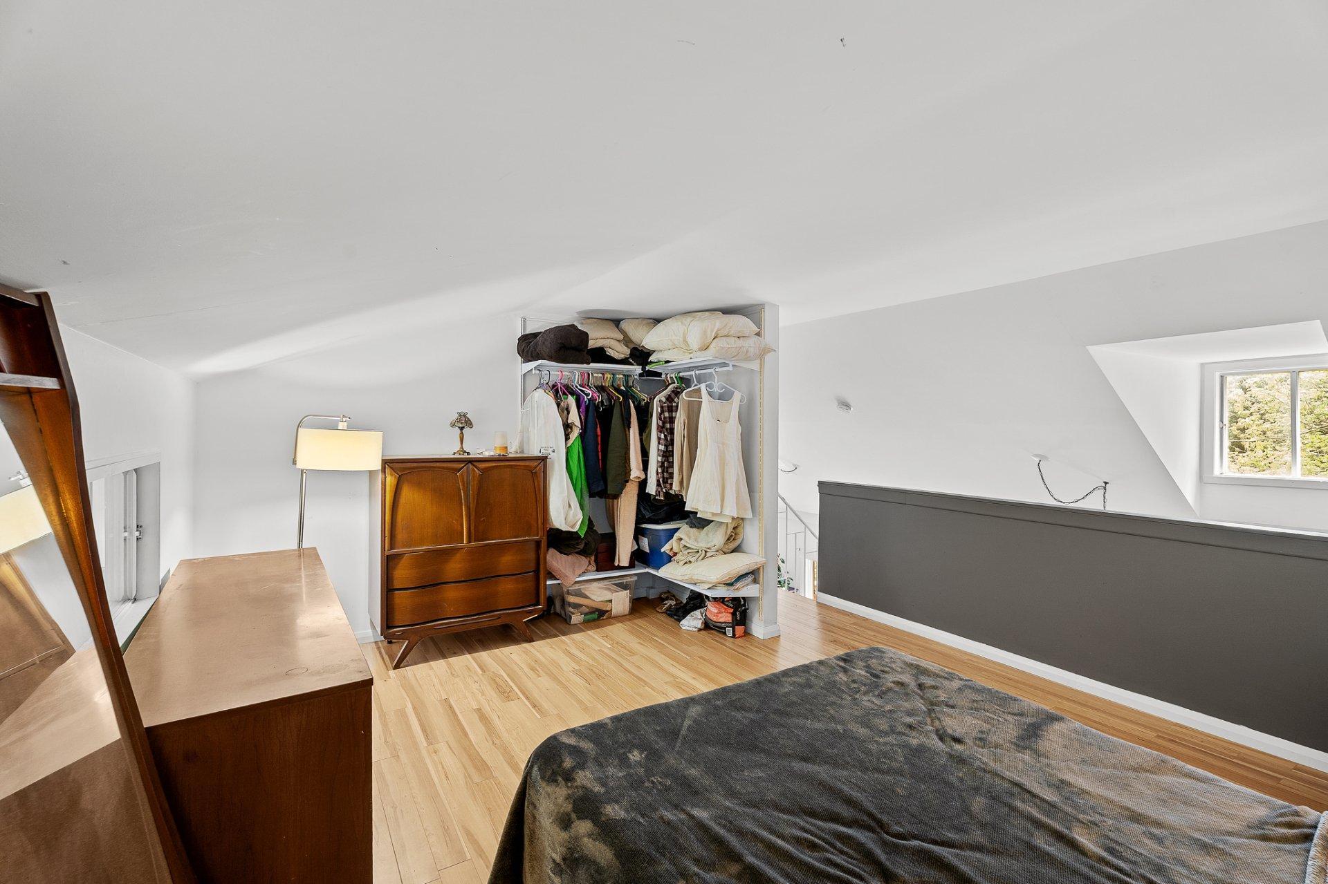 









215


Ch. des Marronniers

,
Saint-Adolphe-d'Howard,




QC
J0T2B0

