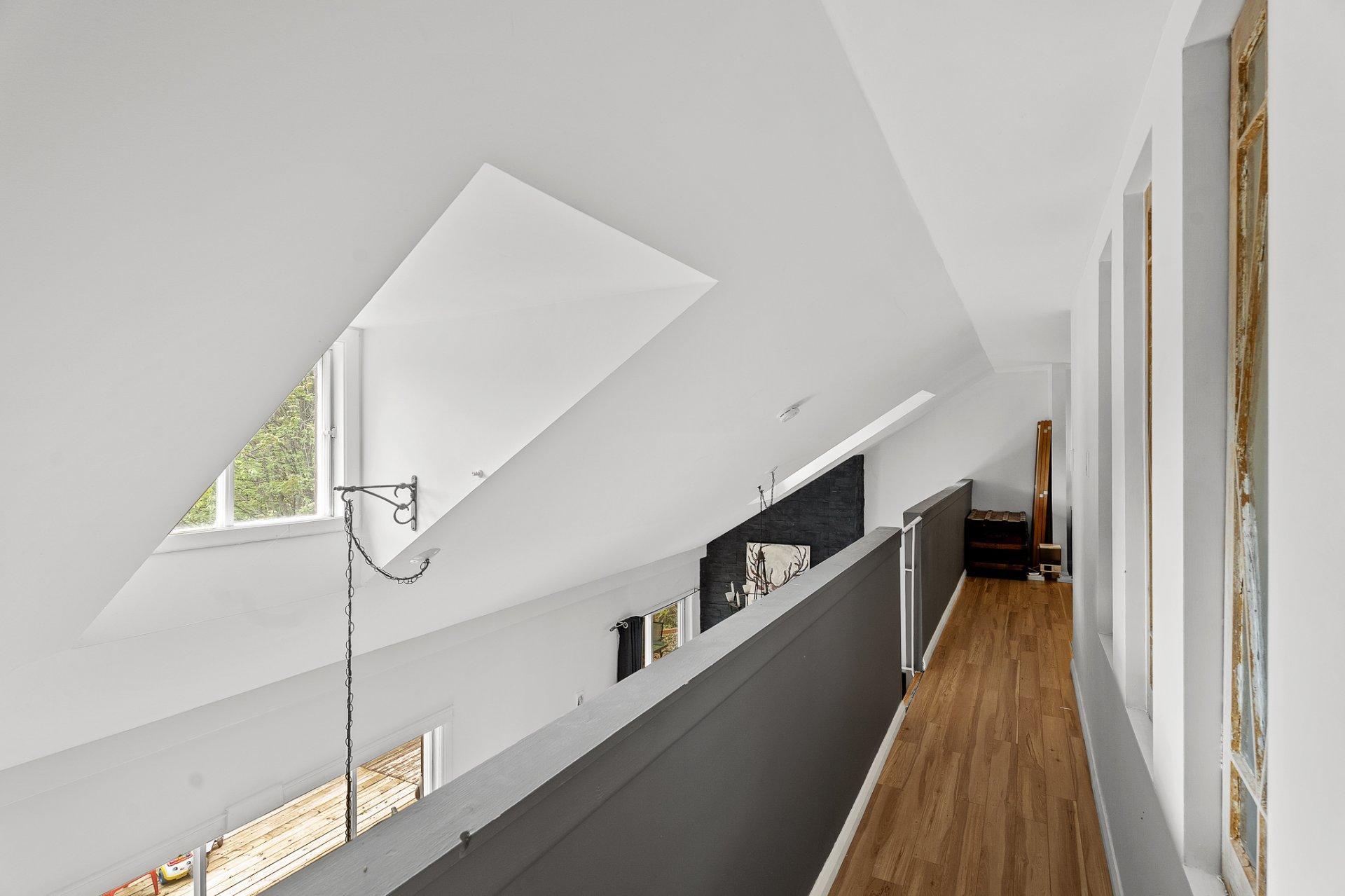 









215


Ch. des Marronniers

,
Saint-Adolphe-d'Howard,




QC
J0T2B0

