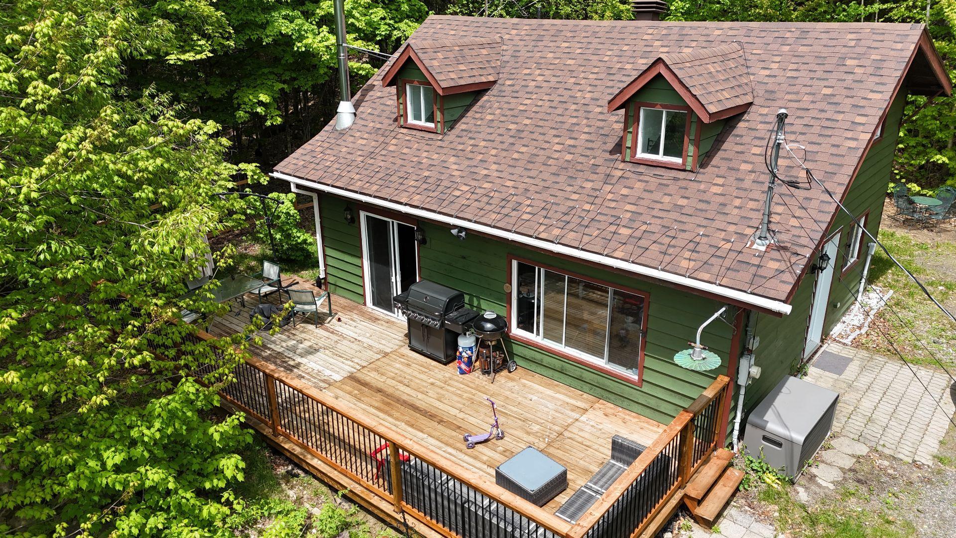 









215


Ch. des Marronniers

,
Saint-Adolphe-d'Howard,




QC
J0T2B0

